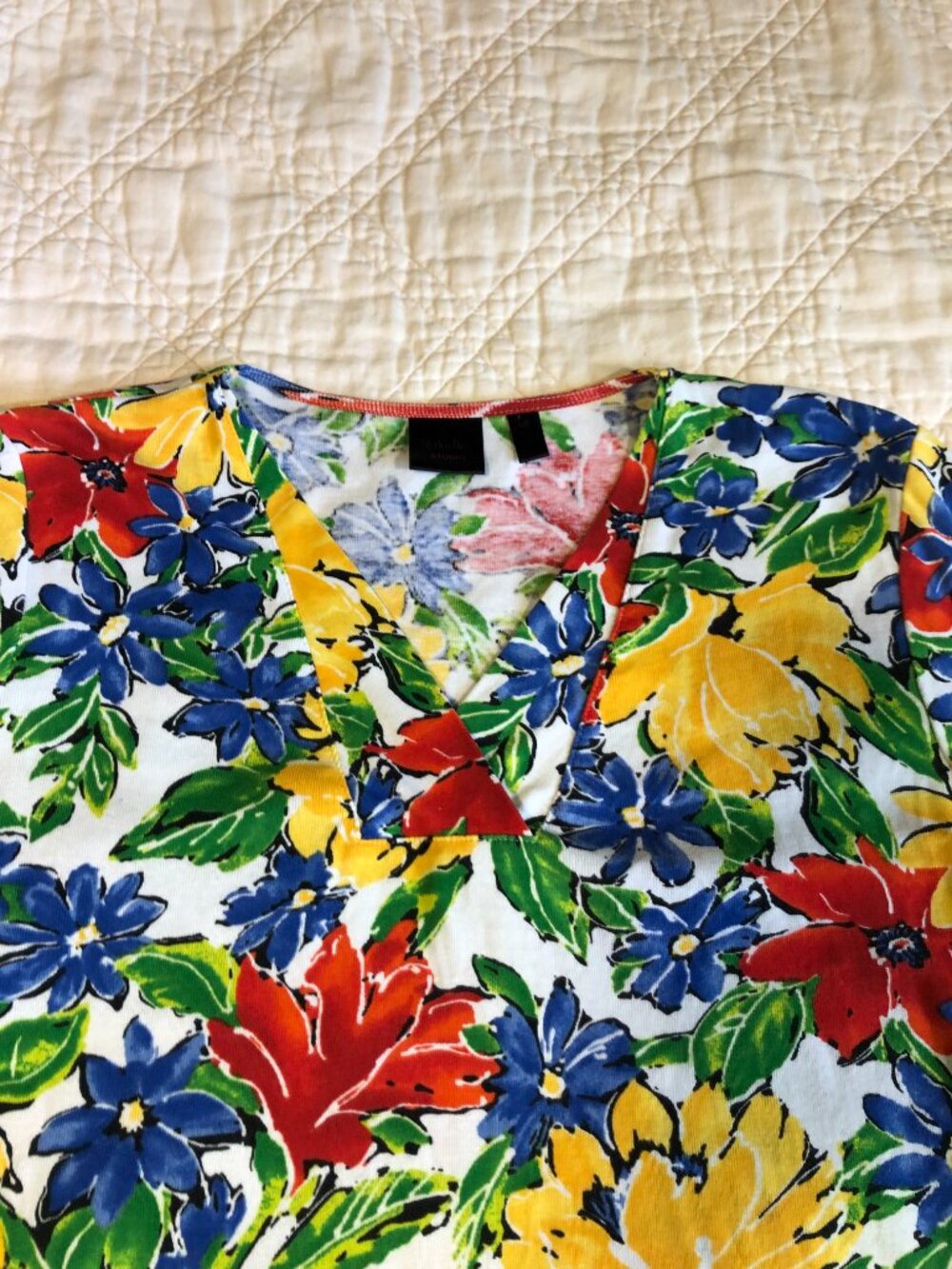 Rafaella Studio Floral Tunic, Size Large - Picture 3 of 9